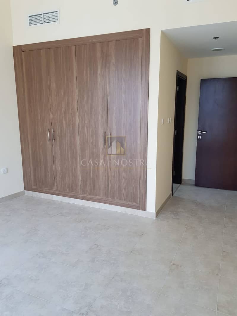 10 Affordable Price 2BR on Higher Floor Chiller free