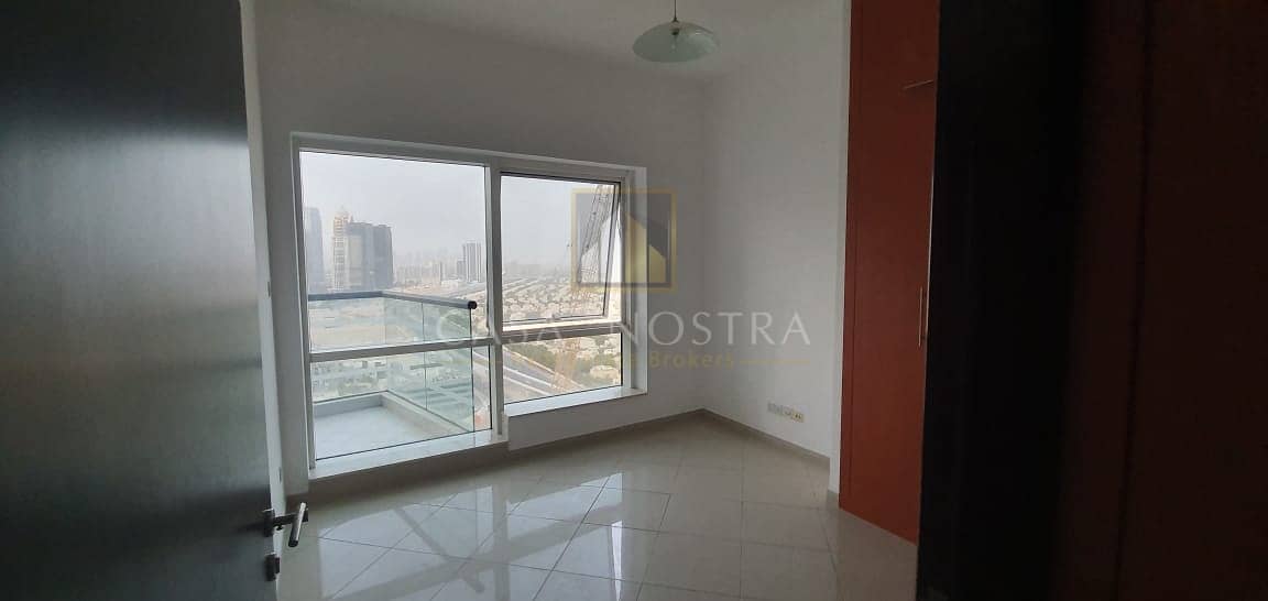 3 Pool and Community View 1BR  with Balcony and White Goods