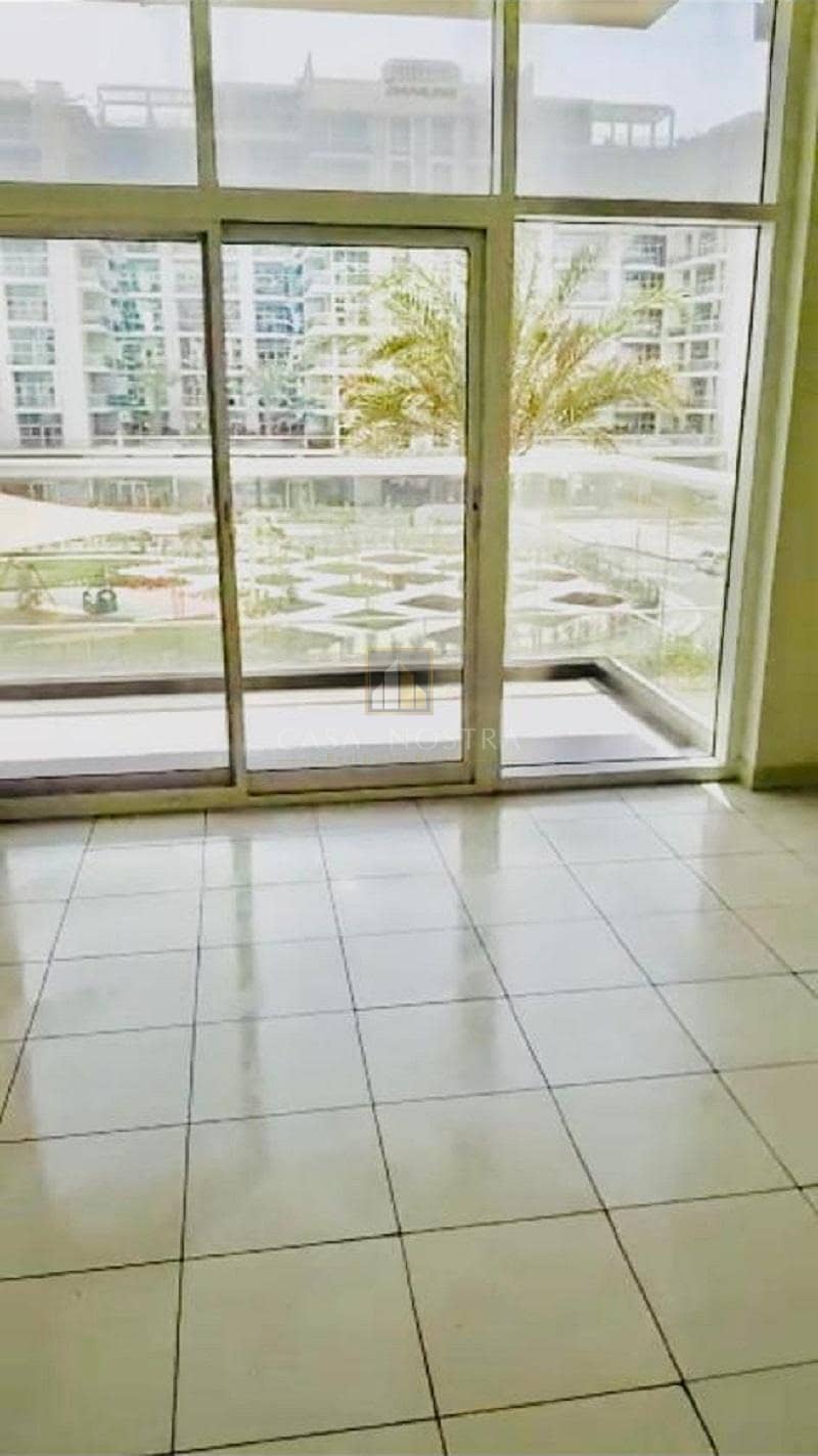 8 Vacant 1BR with Balcony in Glitz 2  Community View
