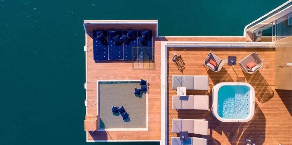 23 The Floating Seahorse 4BR Villa Waterfront living
