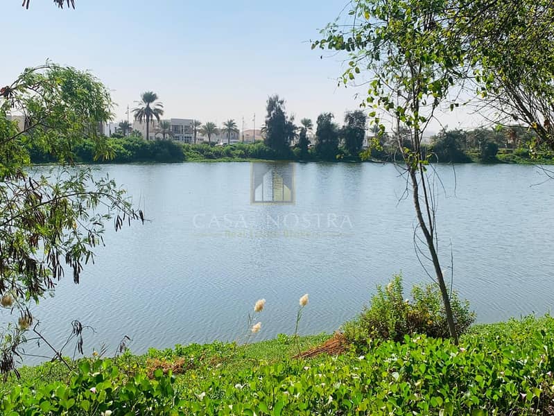 Vacant 4BR Garden Hall on Main Lake Private Pool