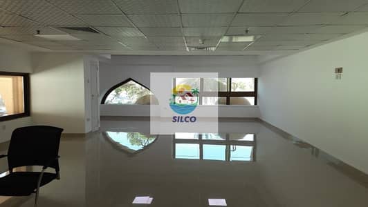 Office for Rent in Corniche Road, Abu Dhabi - Office Space located on center of city.