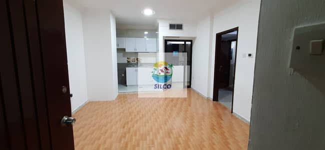 1 Bedroom Apartment for Rent in Tourist Club Area (TCA), Abu Dhabi - Open kitchen / balcony / prime city