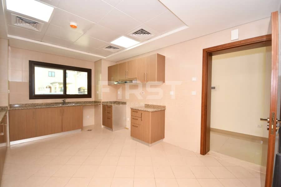 7 Internal Photo of 3 Bedroom Villa in Al Salam Street Bloom Gardens Abu Dhabi UAE (10). jpg