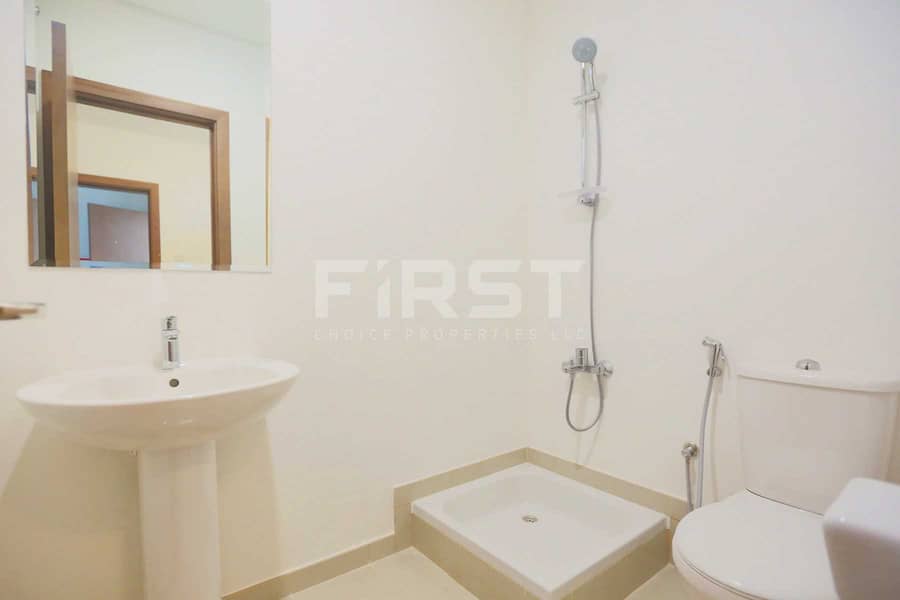 9 Internal Photo of 5 Bedroom Villa in Faya at Bloom Gardens Al Salam Street Abu Dhabi UAE (8). jpg