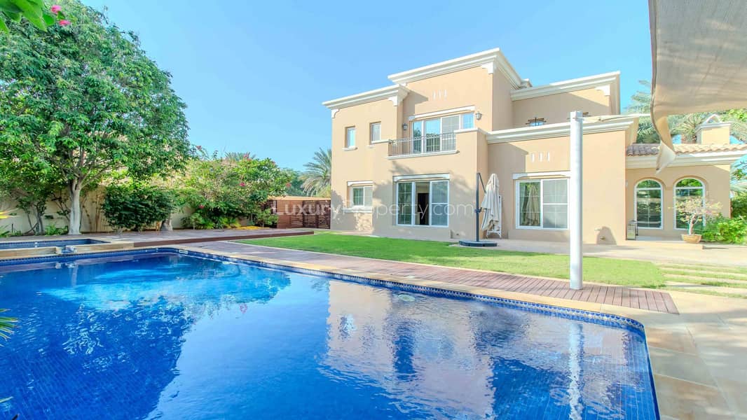 Vacant | Private Pool | Bright and Spacious Vacant | Private Pool | Bright and Spacious