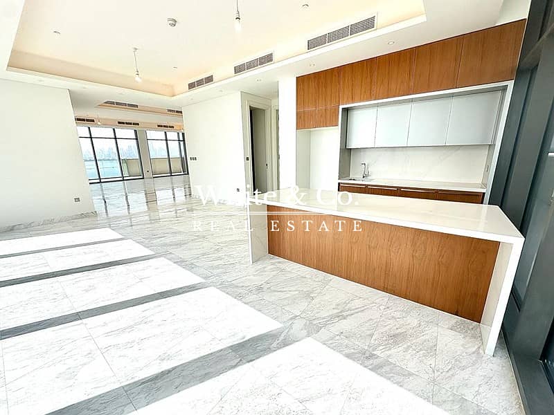 Largest Layout | Stunning Views | Vacant Largest Layout | Stunning Views | Vacant