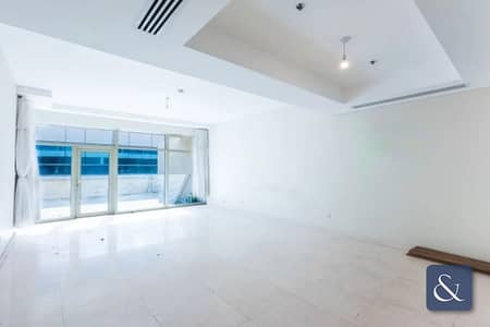 1 Bedroom Apartment for Sale in Business Bay, Dubai - Huge 1 Bedroom | Great Location | Balcony