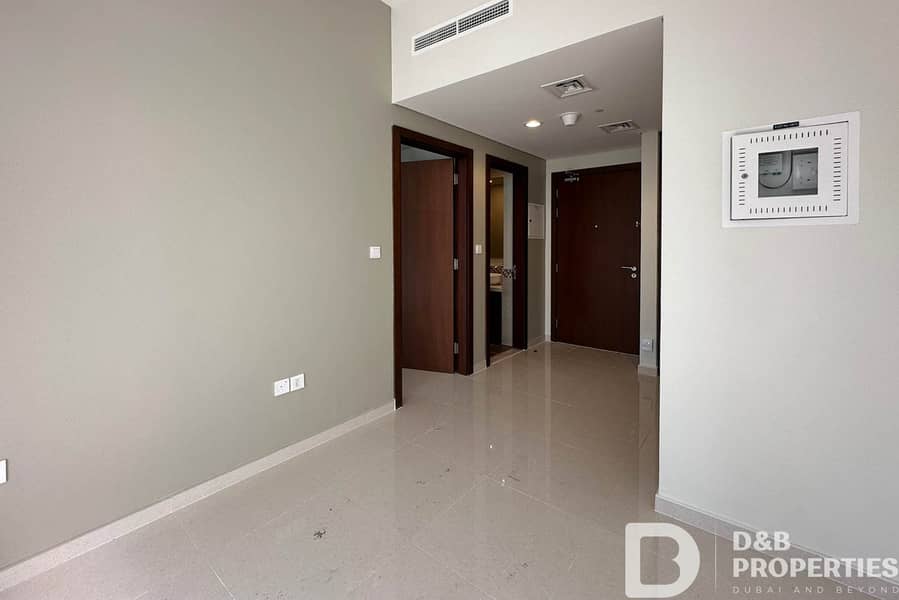 Vacant | Canal View | Mid Floor Vacant | Canal View | Mid Floor