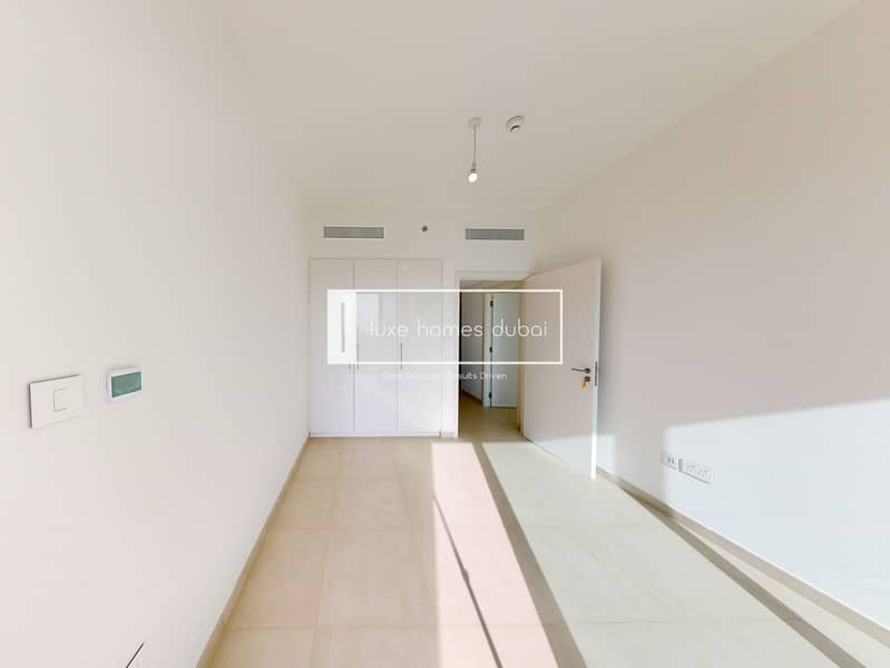 17 Downtown-View-T2-3-Bedrooms-11272023_152134. jpg