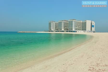 1 Bedroom Apartment for Sale in Al Marjan Island, Ras Al Khaimah - Beach View - Well Maintained - One Bedroom Apartment