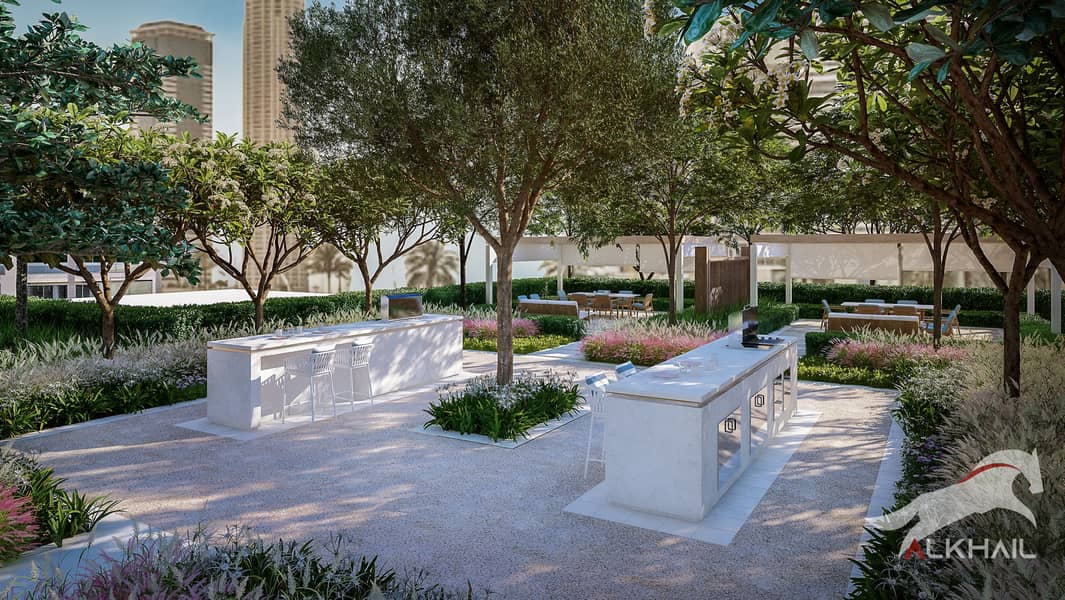 27 Peninsula Four, The Plaza - Pool Deck1. jpg