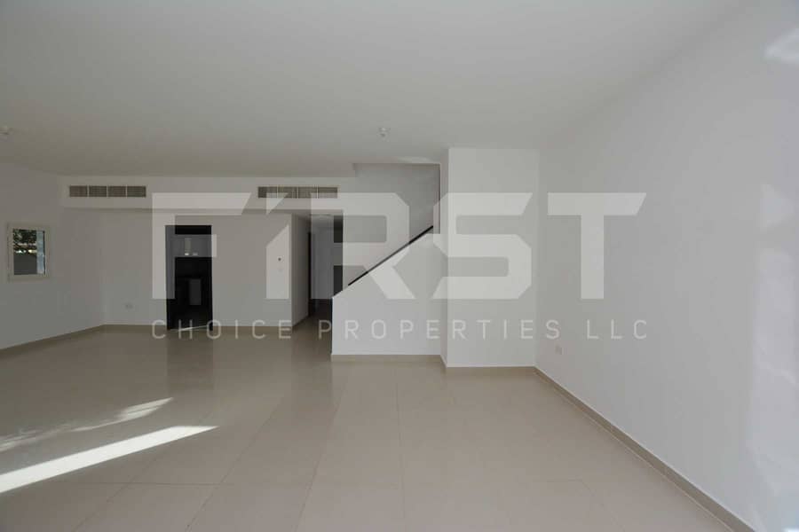 21 Internal Photo of 5 Bedroom Villa in Al Reef Villas 348.3 sq. m-3749 sq. ft-Abu Dhabi -UAE (7). jpg