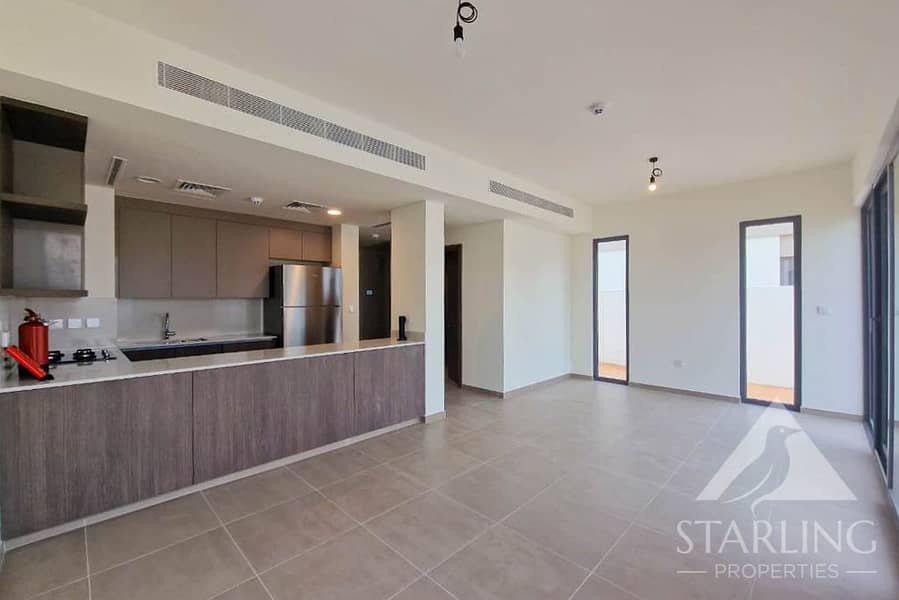 Close to Park | Bright | Spacious Layout Close to Park | Bright | Spacious Layout