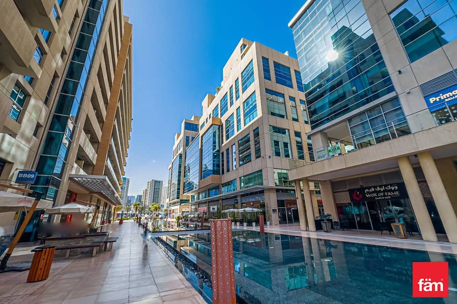 Corner Unit | Canal View | Prestigious Location Corner Unit | Canal View | Prestigious Location