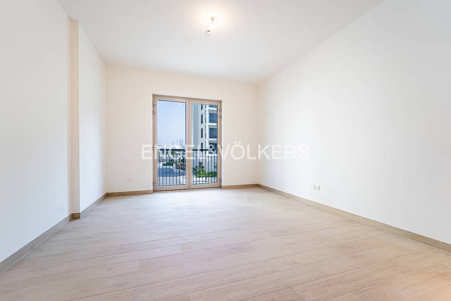 Luxury Location | Hot Deal | Ready to Move In Luxury Location | Hot Deal | Ready to Move In