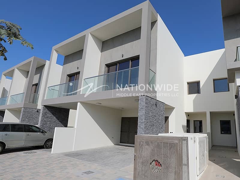 Vacant | Elegant Single Row Unit | Best Area Vacant | Elegant Single Row Unit | Best Area
