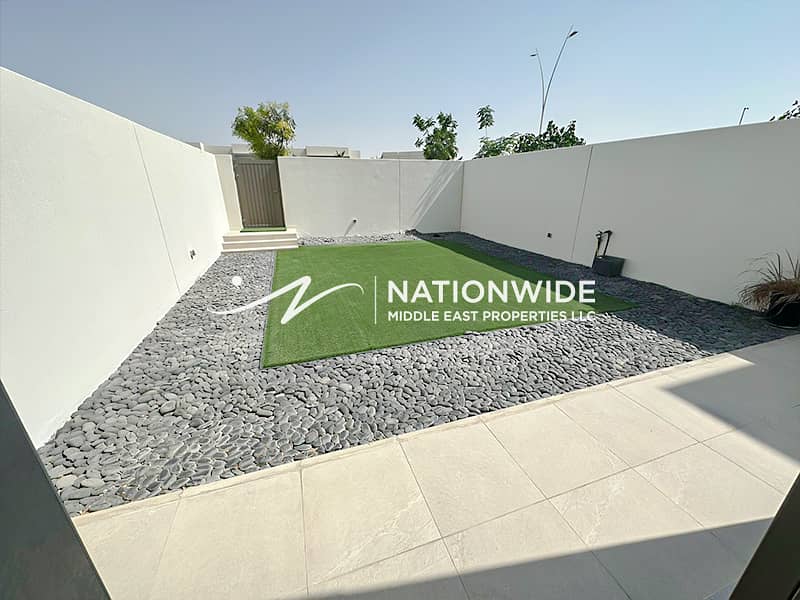Spacious Townhouse |Single Row| High-end Finished Spacious Townhouse |Single Row| High-end Finished
