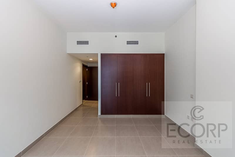 6 Bright 2 BR | Huge Layout | Best Deal