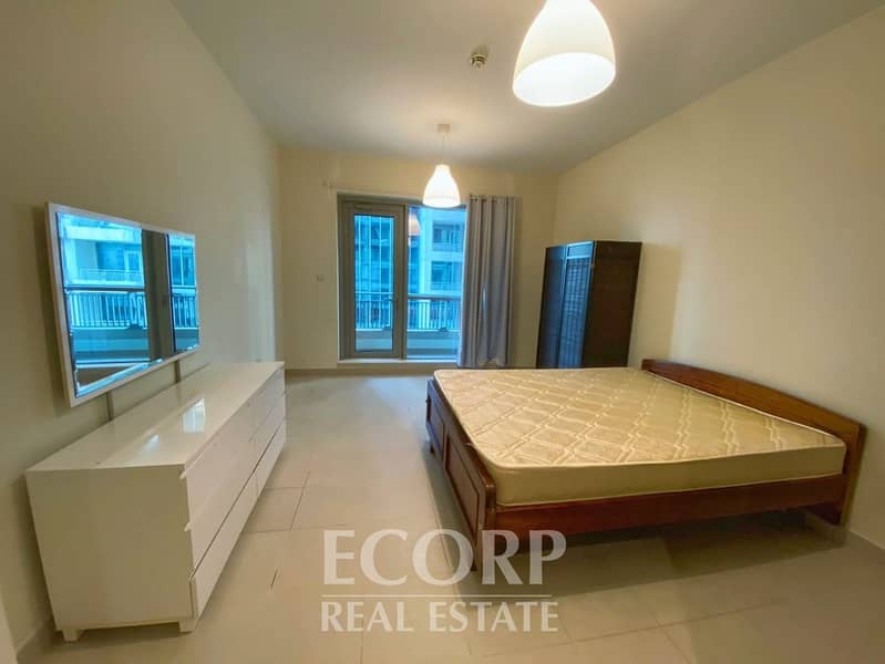 5 Pool View | Excellent Layout | Bright Unit