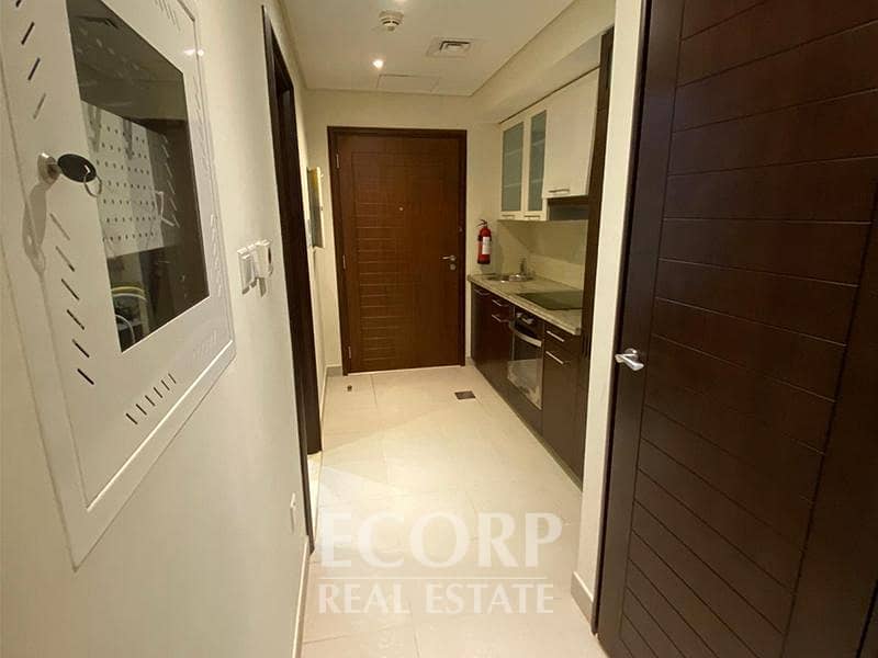 13 Pool View | Excellent Layout | Bright Unit