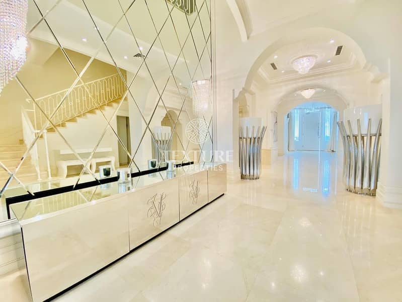 8 Luxurious 5 bedroom Villa in Palm Jumeirah