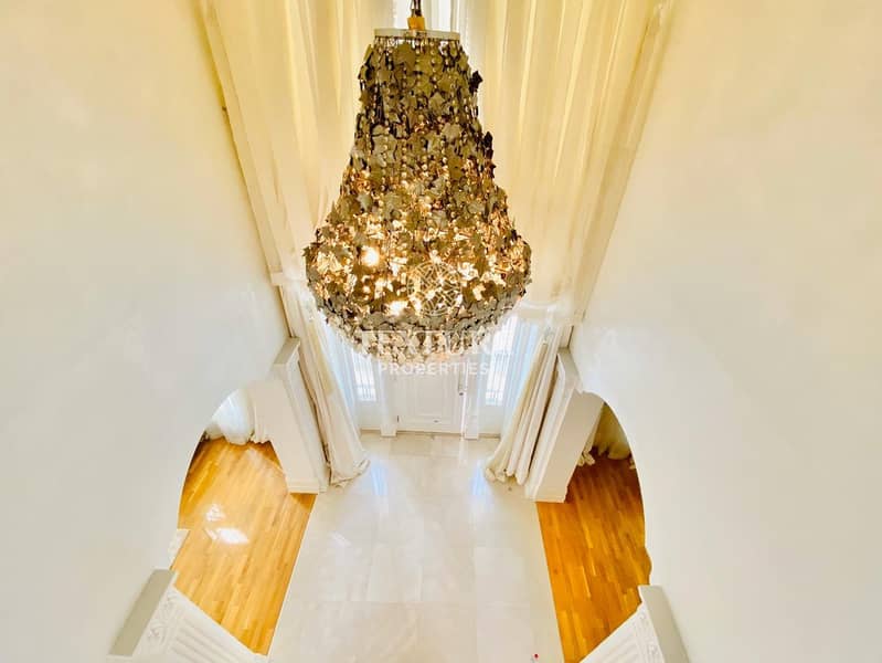 13 Luxurious 5 bedroom Villa in Palm Jumeirah