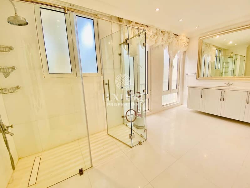 18 Luxurious 5 bedroom Villa in Palm Jumeirah