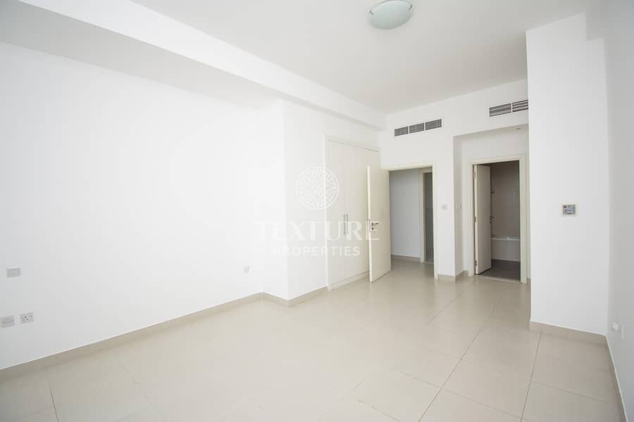 3 Best Deal | Spacious 1 Bed Apartment + Store