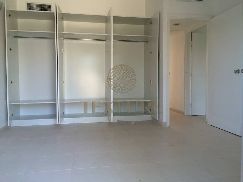 4 Spacious family villa in heart of Jumeirah for Rent @ 185K