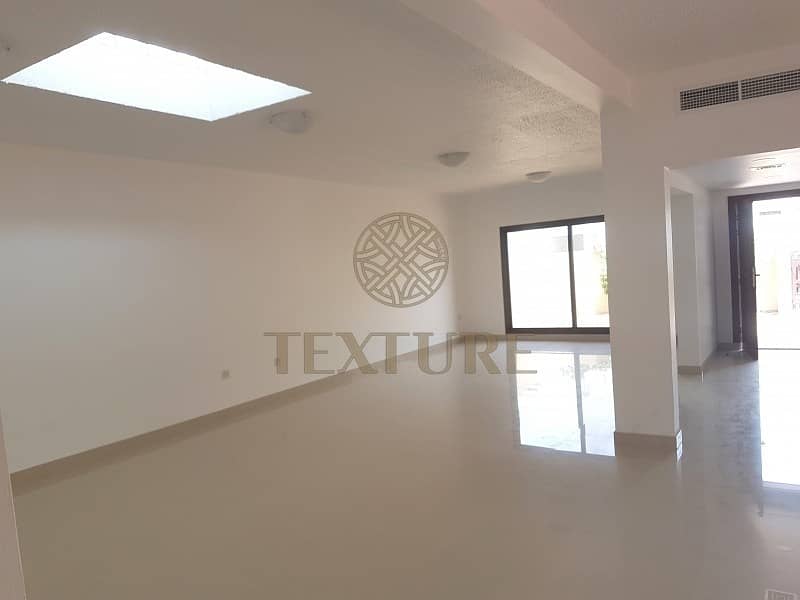 3 bed family villa in Jumeirah 3! for Rent @ 195K