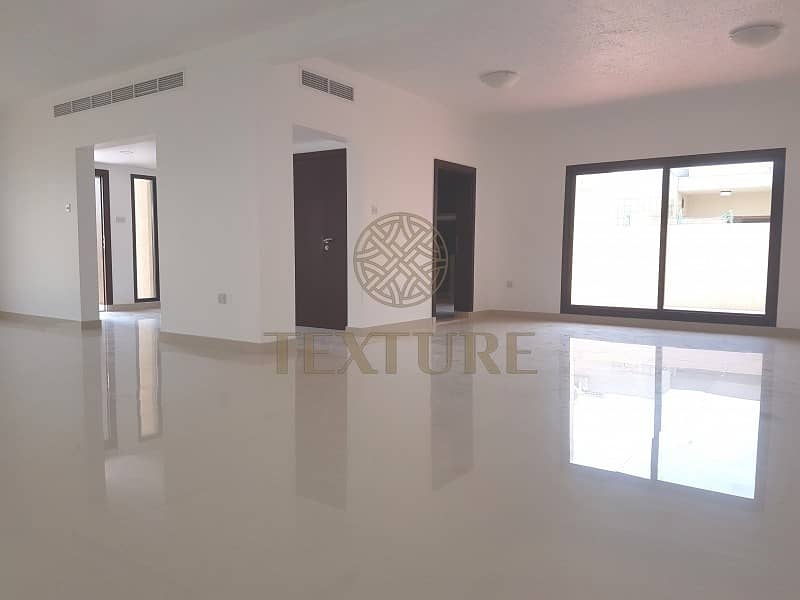 3 3 bed family villa in Jumeirah 3! for Rent @ 195K
