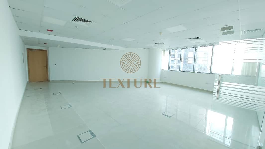 3 Spacious Office in Business Tower for Rent