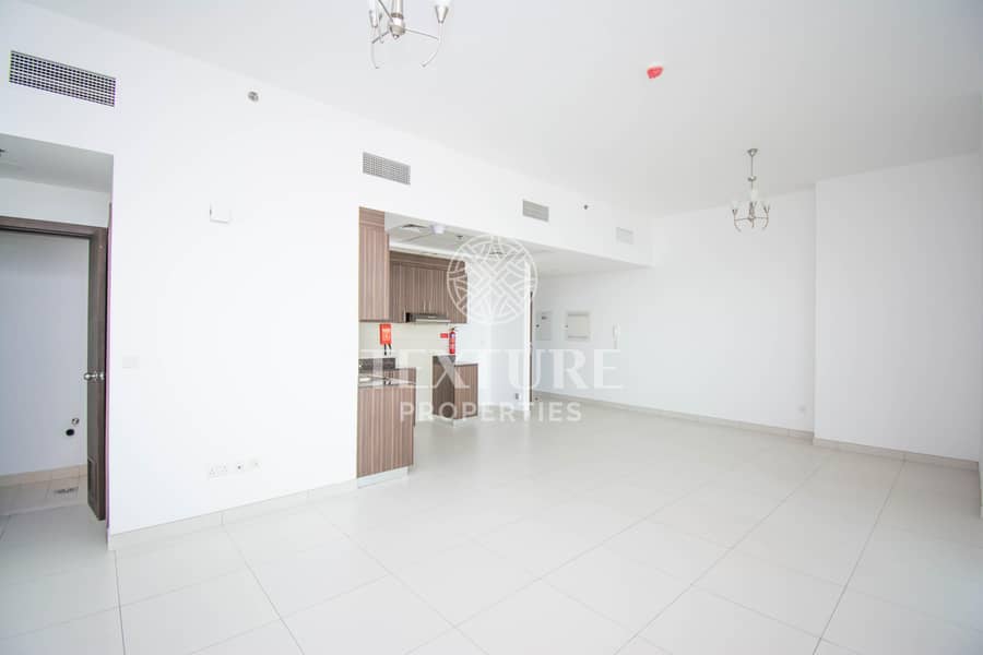 Huge 1 BR+study+ Laundry | Supermarket | Well Maintained