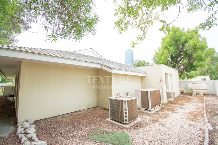 19 Best Deal 3 bed villa on family compound.