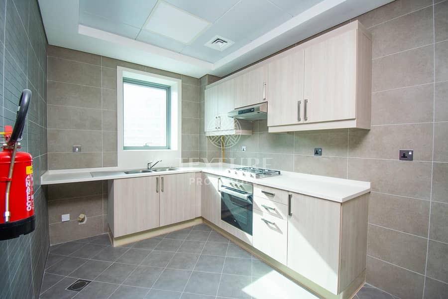 9 Fully Fitted Kitchen| 1 Month Free| Burj Khalifa View