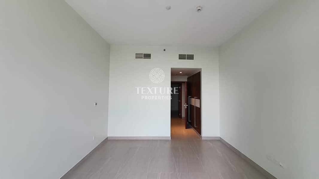 3 Beautiful 3Bed+Maid Apartment | In The Heart of the City