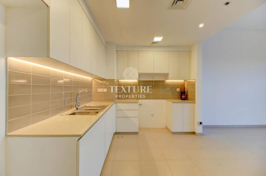 8 Spacious | 2 Bedroom Apartment | Town Square | Zahra