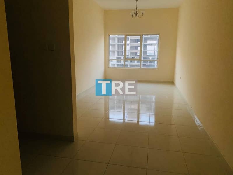SPACIOUS 1 BEDROOM HALL AVAILABLE FOR RENT IN LAKE TOWER C4 WITH 1 COVERED CAR PAKING