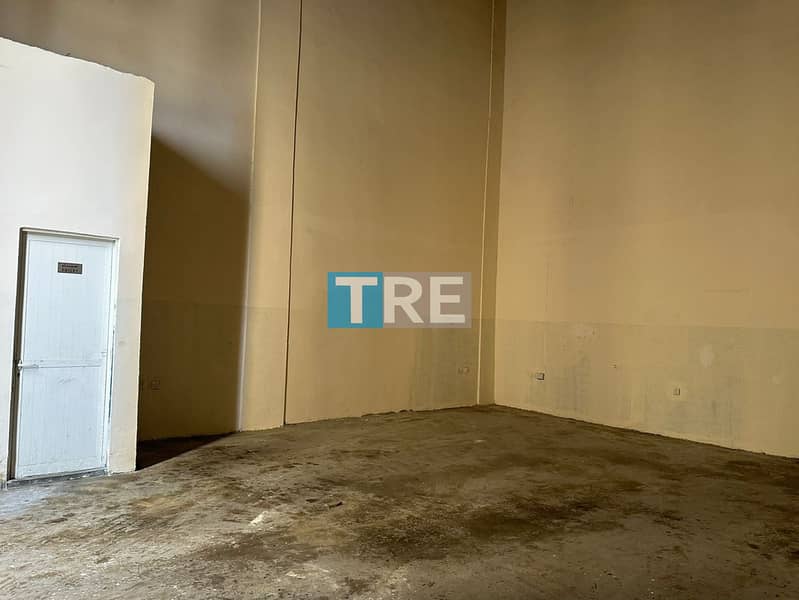 900/- SQFT WAREHOSE AVAILABLE FOR RENT IN AJMAN INDUSTRIAL 2.