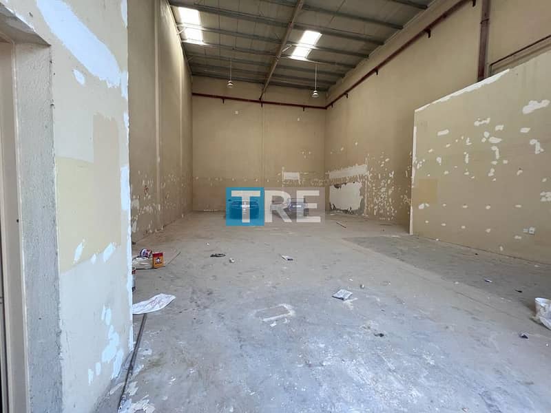 2700/- SQFT WAREHOUSE BIG HIGHT AVAILABLE FOR RENT IN AJMAN INDUSTRIAL 2. .