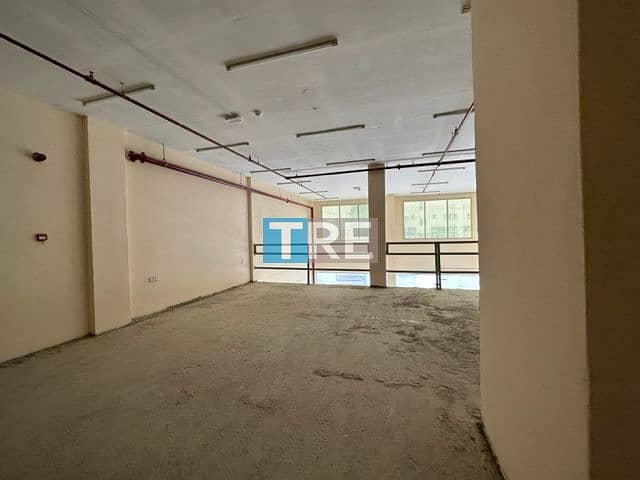 BRAND NEW BIG SIZE SHOP FOR RENT IN GARMENTS MARKET IN AJMAN INDUSTRIAL AREA 1 . .
