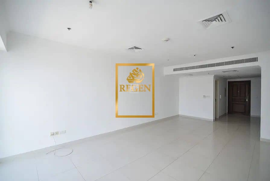 11 Living Room 1. jpg