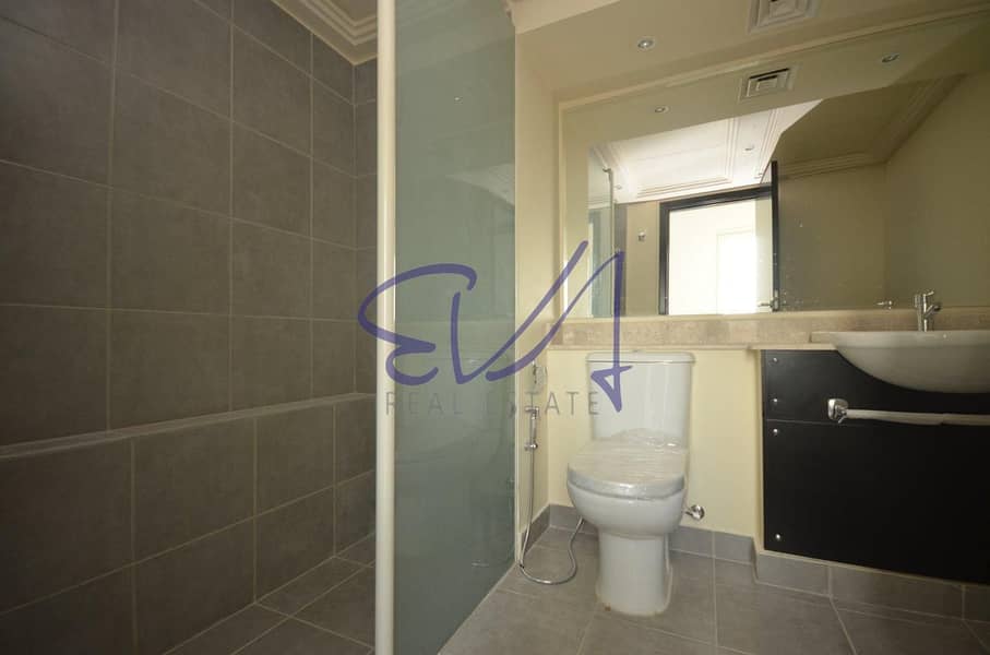10 Bathroom 3. jpg