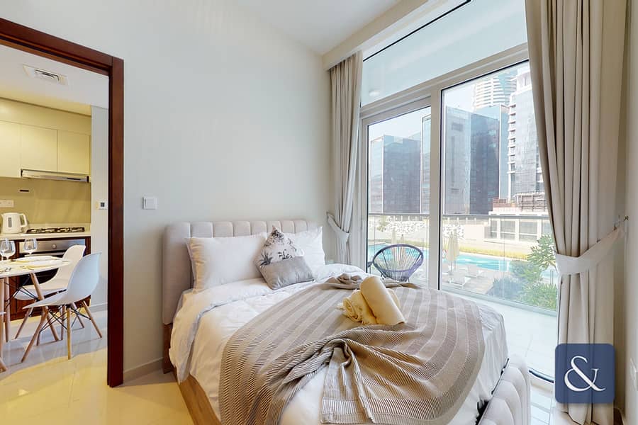 Upgraded | Furnished | Pool View | Vacant Upgraded | Furnished | Pool View | Vacant