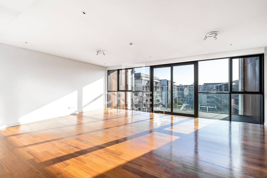 Modern and Bright Unit | Well Maintained Modern and Bright Unit | Well Maintained