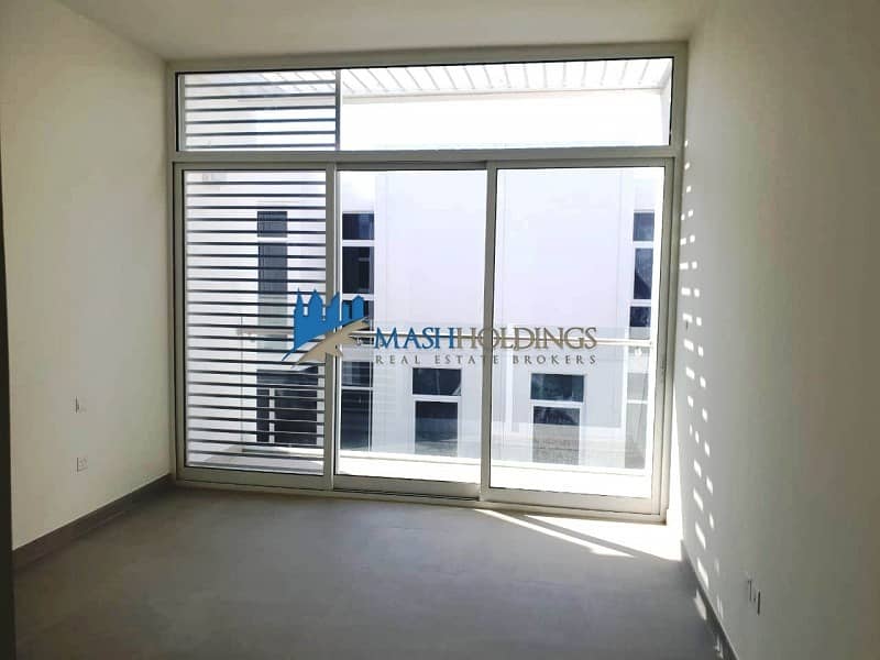 Large Villa | 2100 Sqft | Close to Park Large Villa | 2100 Sqft | Close to Park