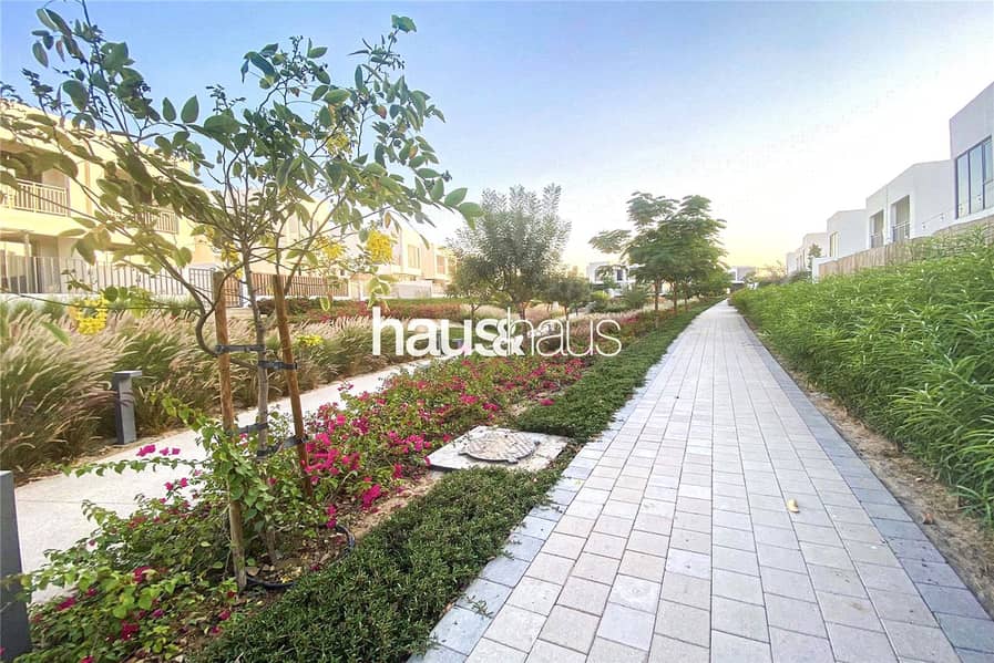 Exclusive I Large Plot I Viewable I Single Row Exclusive I Large Plot I Viewable I Single Row