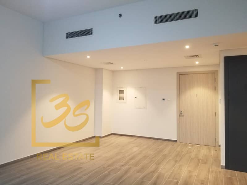 Boulevard view | Ready to Move | Maids Room Boulevard view | Ready to Move | Maids Room