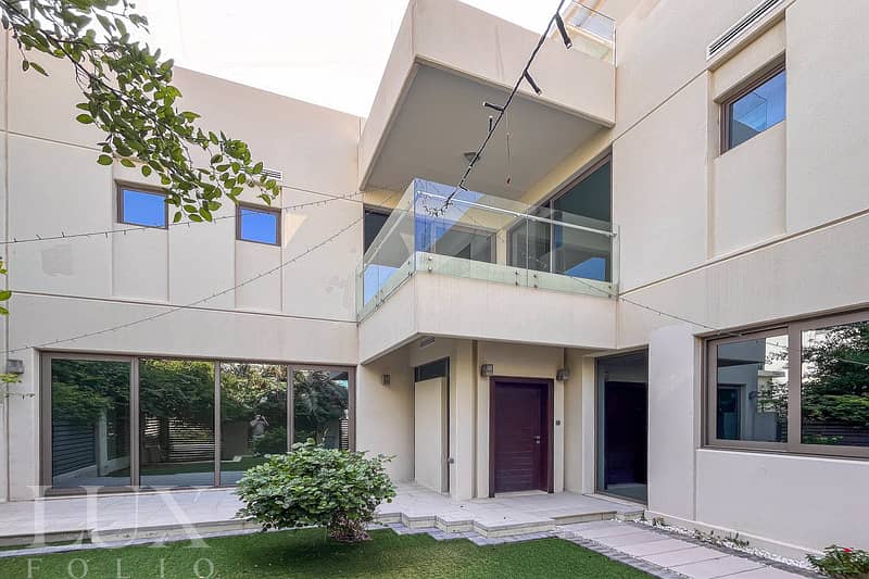 Stunning Villa | Vacant | Landscaped Garden | Roof Patio Stunning Villa | Vacant | Landscaped Garden | Roof Patio